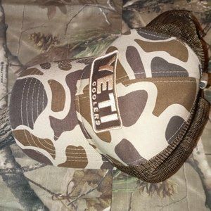 Nwot - snapback Yeti coolers retro Hat